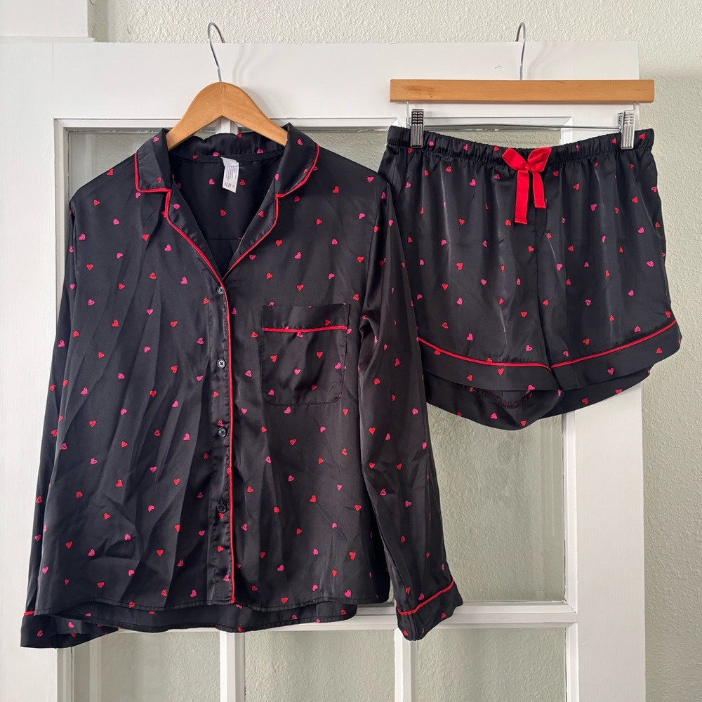 MATCHING PILLOWCASE ♥️ Black and Red Heart Pajama Set